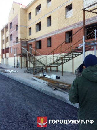Строительство 30 квартирного дома в районе ЦРБ завершается.
